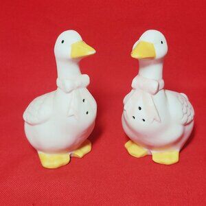 Vintage Salt and Pepper Shaker Duck Geese Pink Bow Set of 2